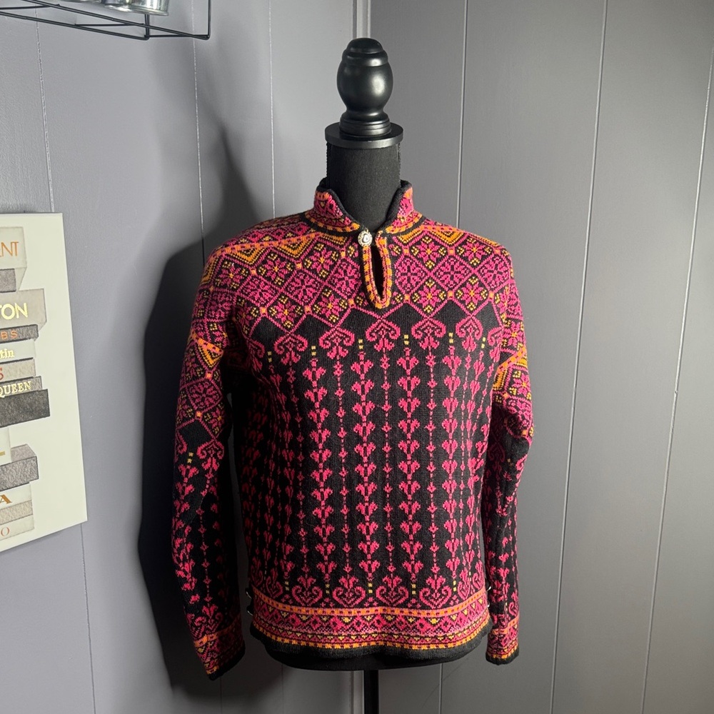 Obermeyer Vintage Women’s sweater size large heart button details